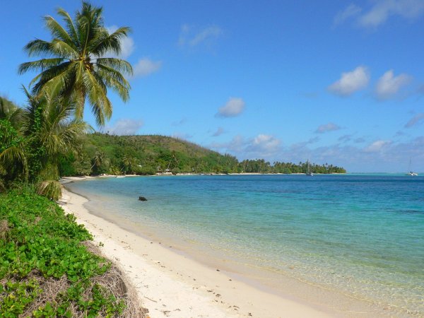 63- La plage de la baie d'Avea 